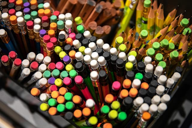 Estrategias de marketing con inteligencia artificial para impulsar ventas en esta campaña escolar