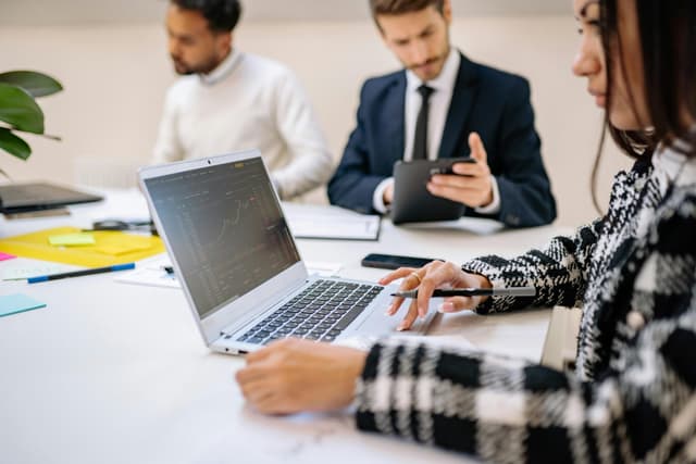 Cómo convertir tus ahorros en el primer capital para emprender un negocio