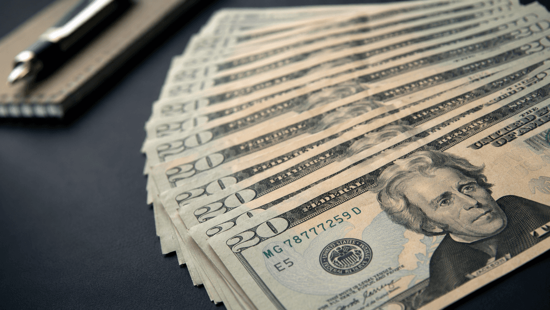 Estrategias para proteger tu dinero cuando el dólar sube o baja